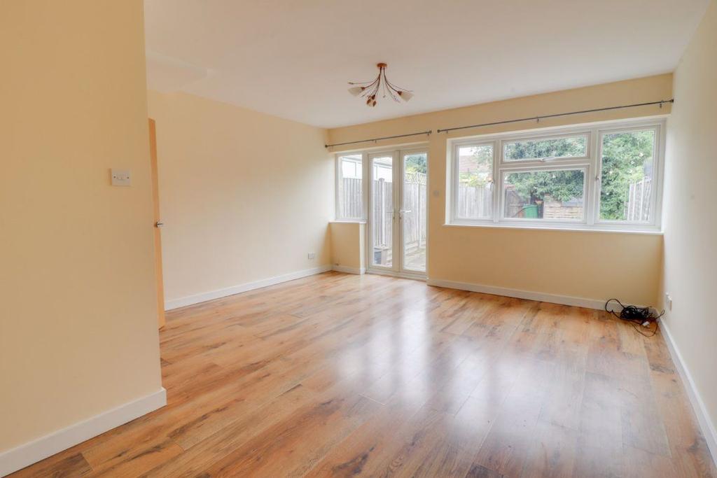 BELL LANE, BROXBOURNE 3 bed house £1,550 pcm (£358 pw)