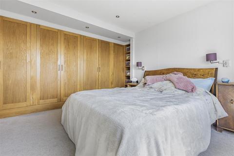 31 Ditton Road, Surbiton, KT6 6RE