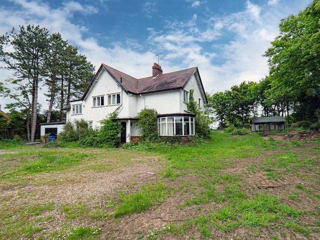 Rolston Road, Hornsea 5 bed detached house £400,000