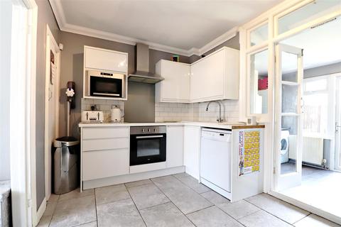 32 Sunland Avenue, Bexleyheath, DA6 8LP