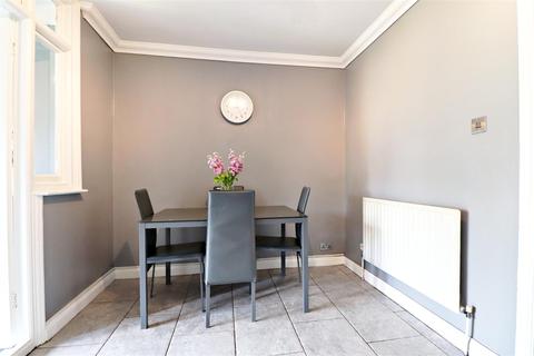 32 Sunland Avenue, Bexleyheath, DA6 8LP