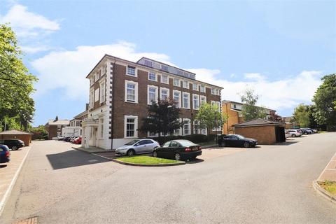32 St Josephs Court Woolwich Road, London, SE2 0AU