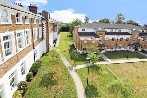 32 St Josephs Court Woolwich Road, London, SE2 0AU
