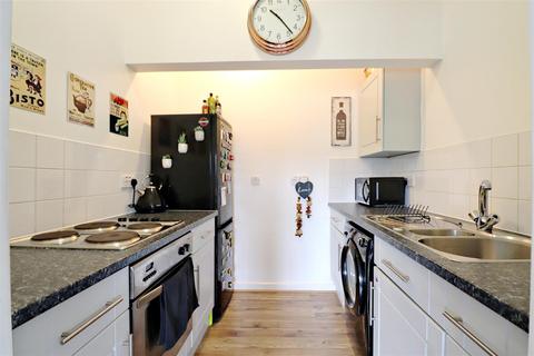 32 St Josephs Court Woolwich Road, London, SE2 0AU