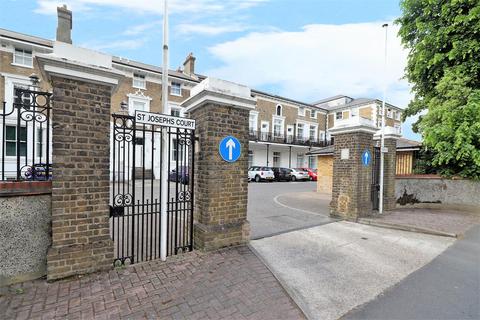32 St Josephs Court Woolwich Road, London, SE2 0AU