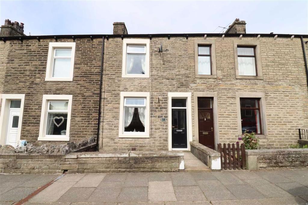 Calf Hall Road, Barnoldswick, Lancashire, BB18 3 bed terraced house £