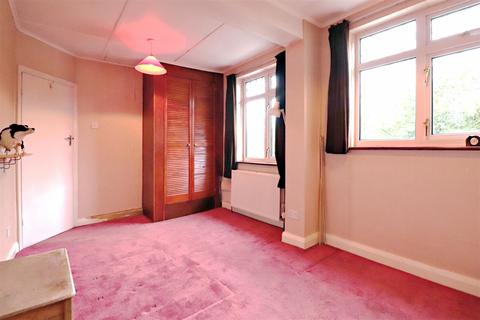 79 Appledore Avenue, Bexleyheath, DA7 6QJ