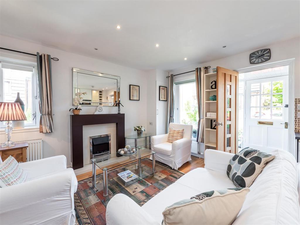 22 Eildon Terrace, Edinburgh, EH3 5LU 1 bed house £235,000