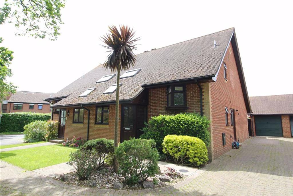 Yerville Gardens, Hordle, Hampshire 4 bed house £457,500