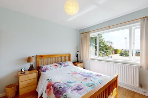 42 Ford Close, Herne Bay, CT6 8AN