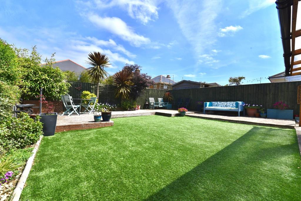 Clarence Gardens, Shanklin 4 bed detached house £475,000