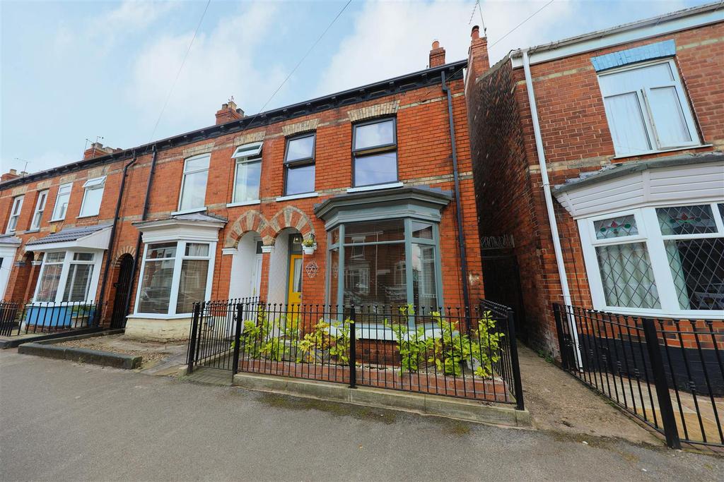 Blenheim Street, Hull 2 bed end of terrace house £130,000