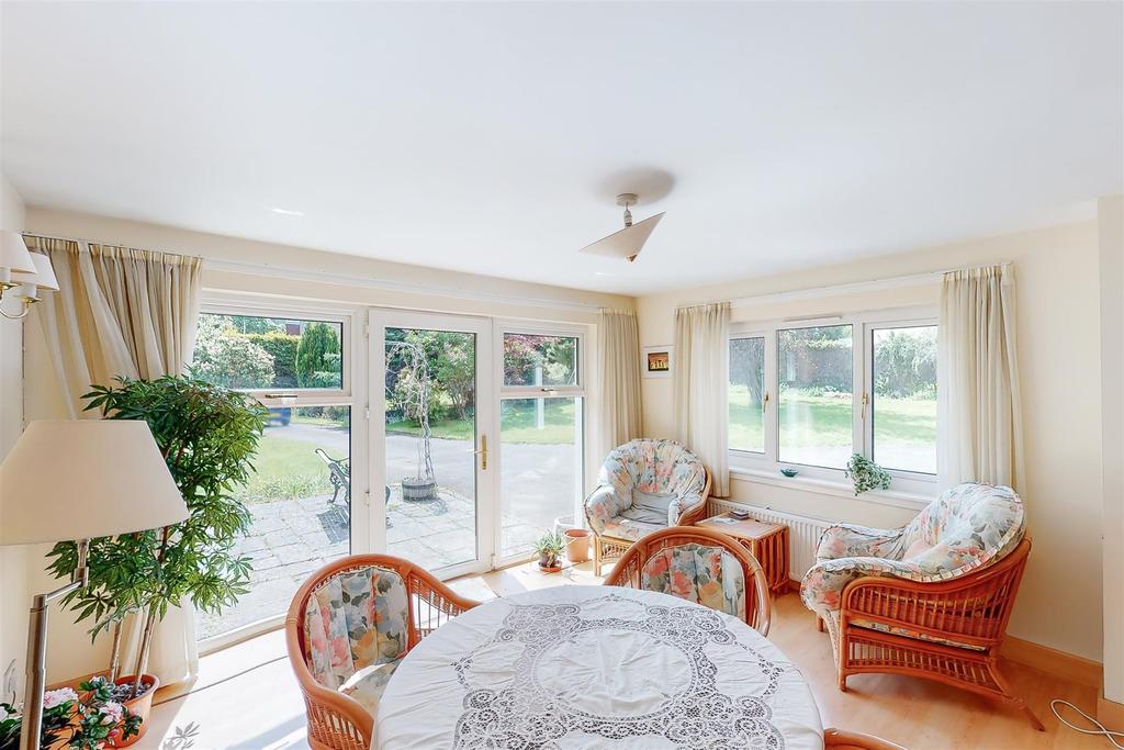Gannochy Road, Perth 3 bed detached house £375,000