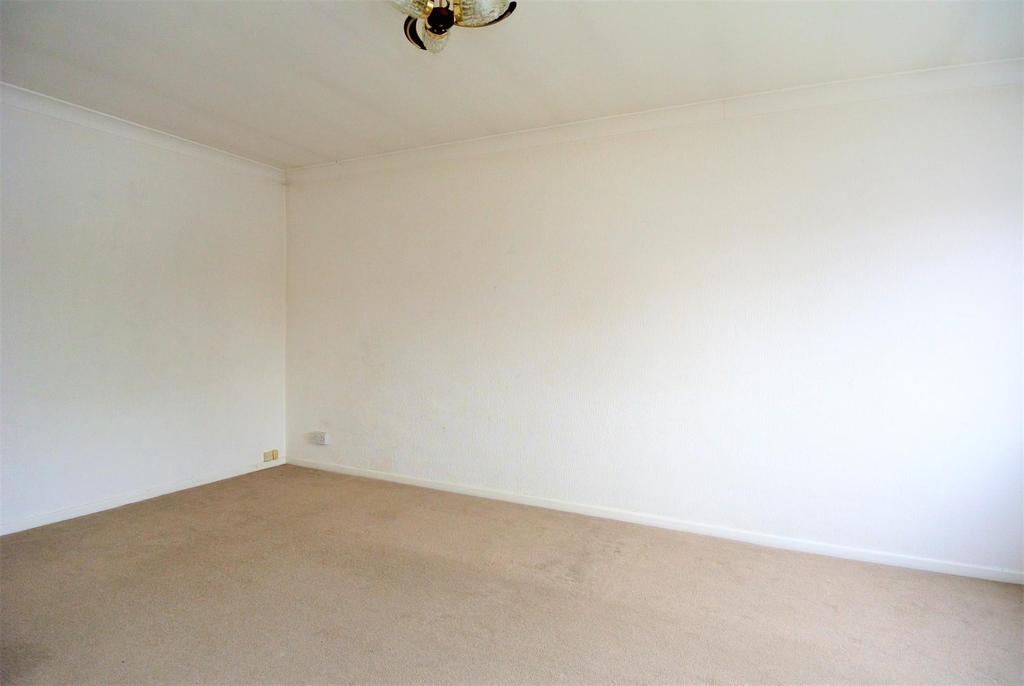 RC Lounge1.JPG