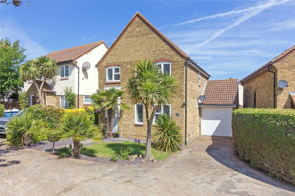 Newman Drive, Kemsley, Sittingbourne, ME10 4 bed detached house £375,000