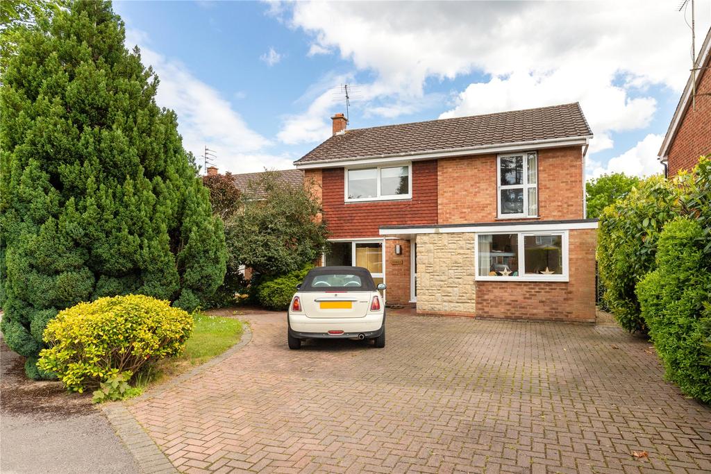 Cox Green Lane, Maidenhead, Berkshire, SL6 3 bed detached house £650,000