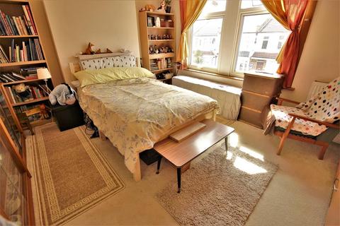 61 Howarth Road, London, SE2 0UL