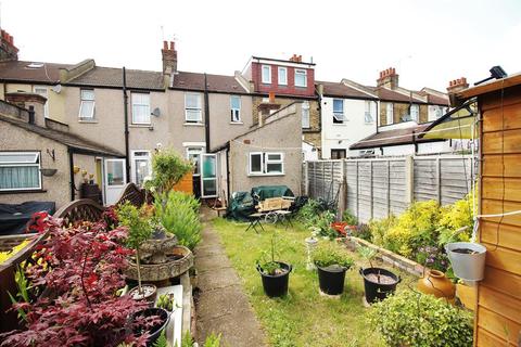 61 Howarth Road, London, SE2 0UL