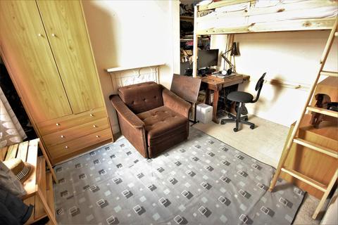 61 Howarth Road, London, SE2 0UL