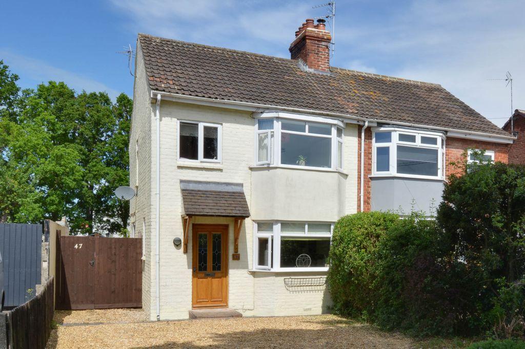 The Down, Trowbridge BA14 7NG 3 bed semidetached house £270,000