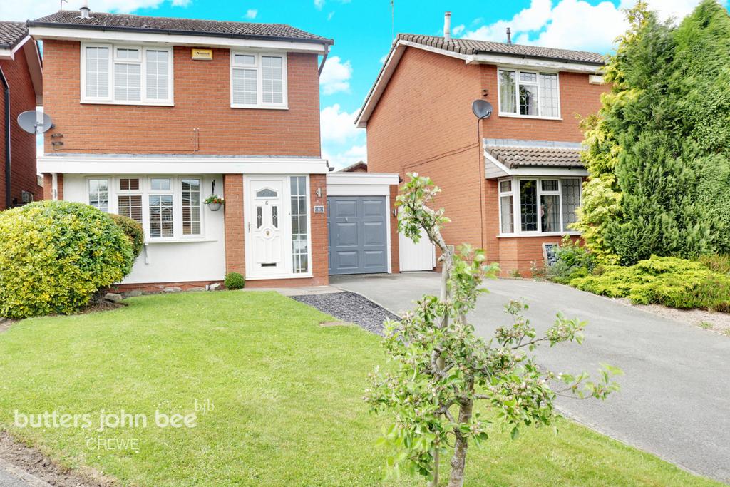 Bromley Close, Crewe 3 bed detached house £180,000