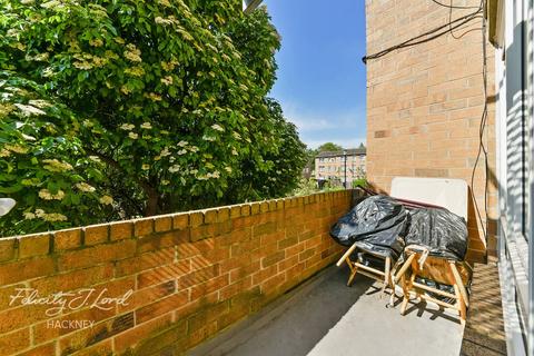 26 Foxley Close, London, E8 2JN