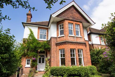 undefined, Surbiton,  Surrey,  KT6
