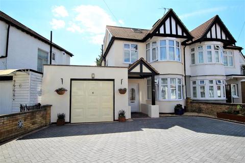 45 Elmsleigh Avenue, Harrow, HA3 8HX