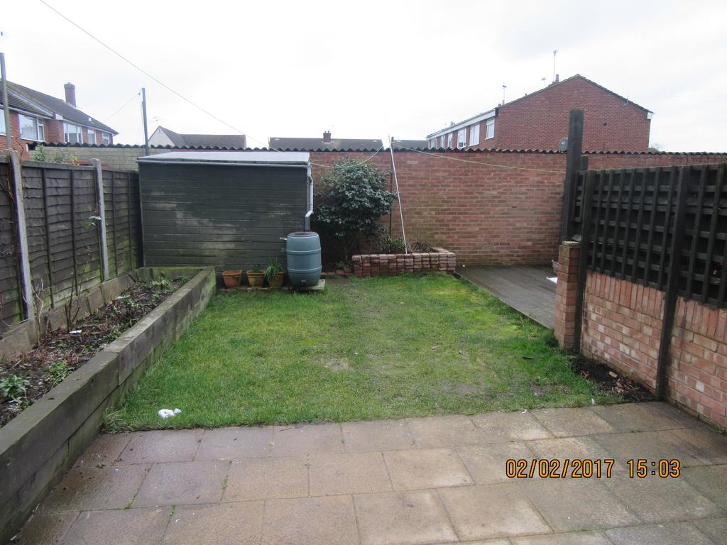 Anthony Drive, Stanford Le Hope... 3 bed detached house £1,400 pcm
