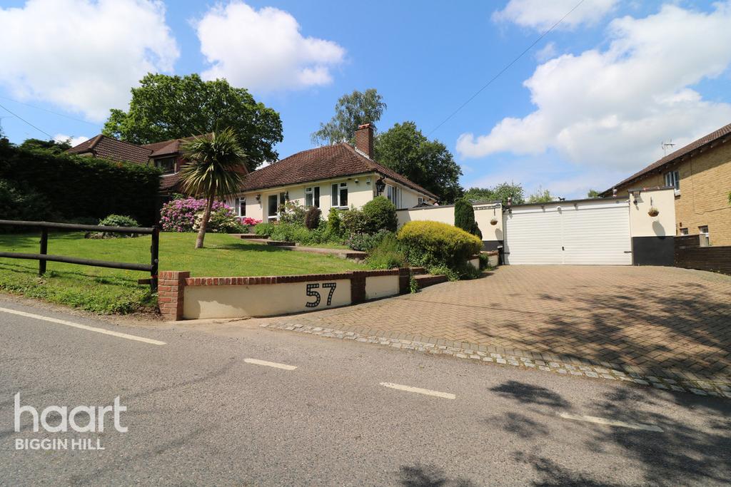 Lusted Hall Lane, Tatsfield 3 bed detached house £625,000