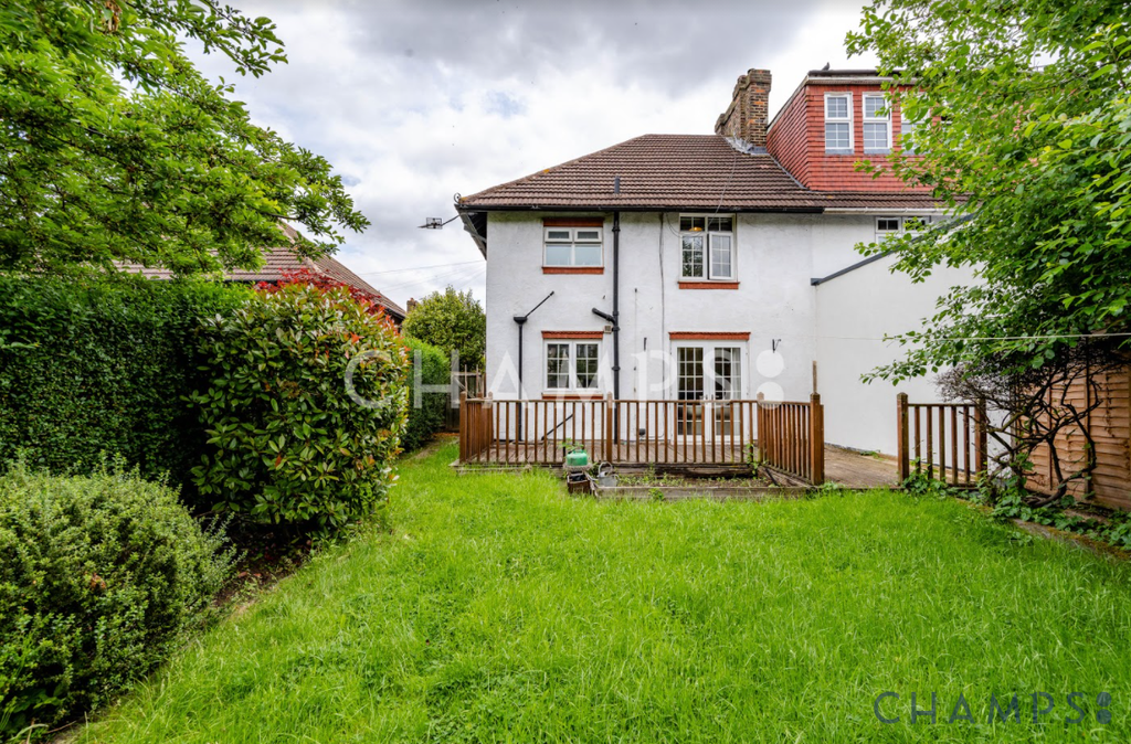 Claremont Avenue, New Malden, Surrey, KT3 3 bed semidetached house £1,800 pcm (£415 pw)