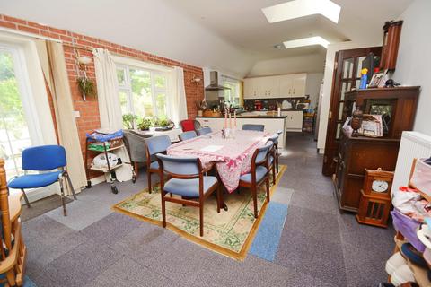 5a Berwick Road, Bournemouth, BH3 7BB