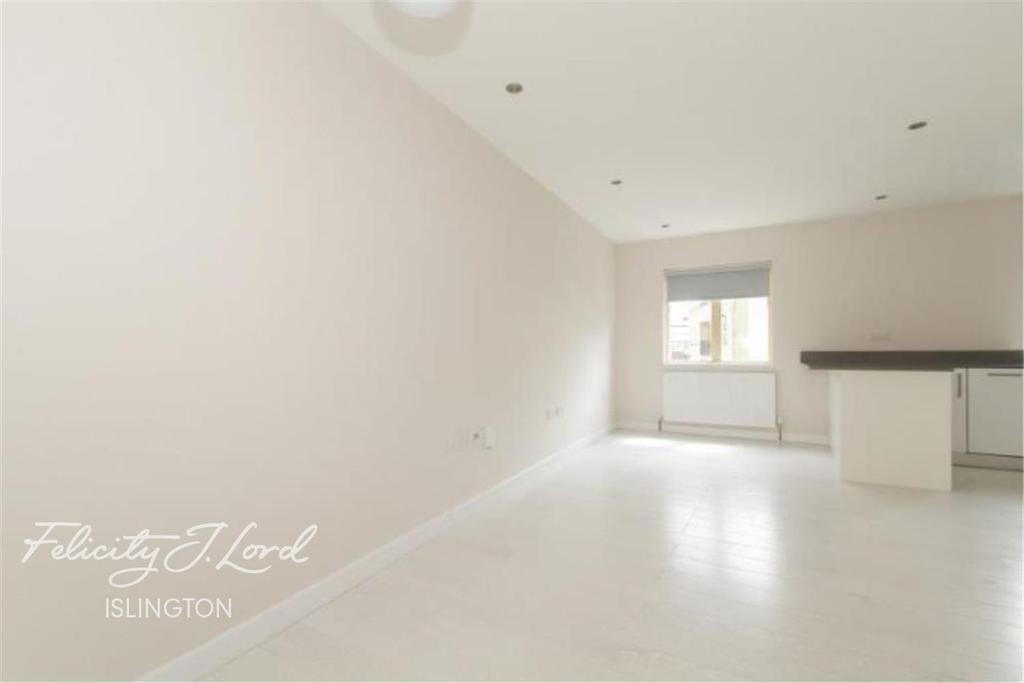 Essex Road, Islington, N1 3 bed flat £2,383 pcm (£550 pw)