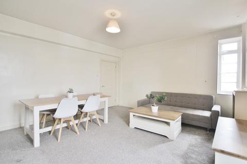 5 bedroom flat to rent, Latymer Court, Hammersmith Road, Hammersmith, W6