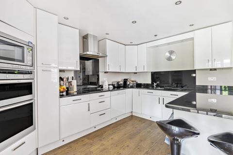 13 Pickering Place, Guildford, GU2 8AH