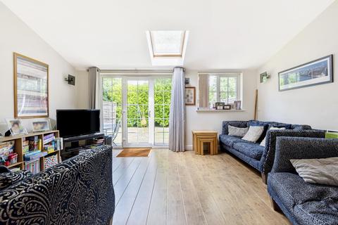 13 Pickering Place, Guildford, GU2 8AH