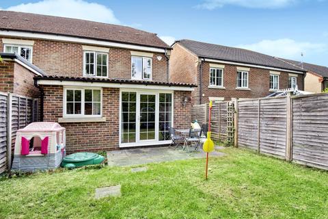 13 Pickering Place, Guildford, GU2 8AH