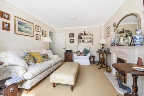 14 Edington Road, Witney, OX28 5YU