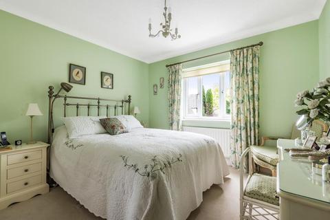 14 Edington Road, Witney, OX28 5YU