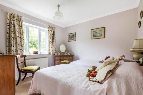14 Edington Road, Witney, OX28 5YU