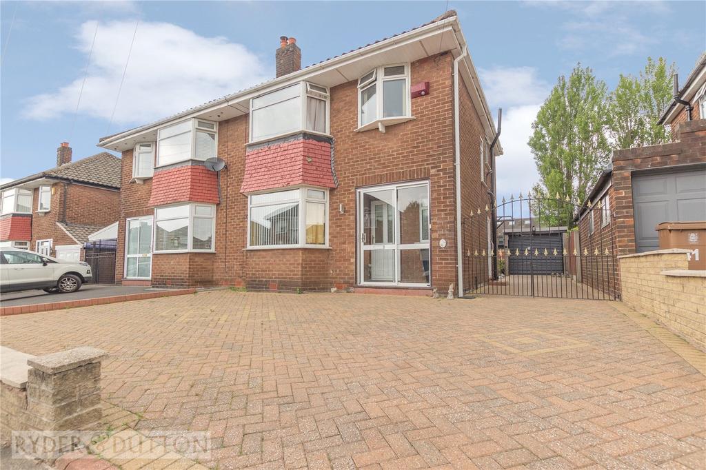 Malvern Road, Alkrington, Middleton... 3 bed semidetached house £245,000