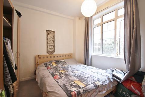 1 bedroom flat to rent, Latymer Court, Hammersmith Road, Hammersmith, W6