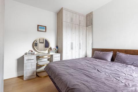24 Bavent Road, London, SE5 9RY