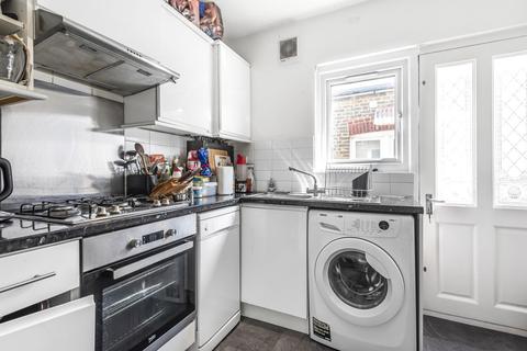 24 Bavent Road, London, SE5 9RY