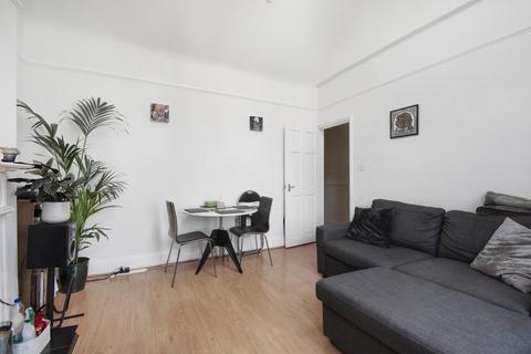 24 Bavent Road, London, SE5 9RY