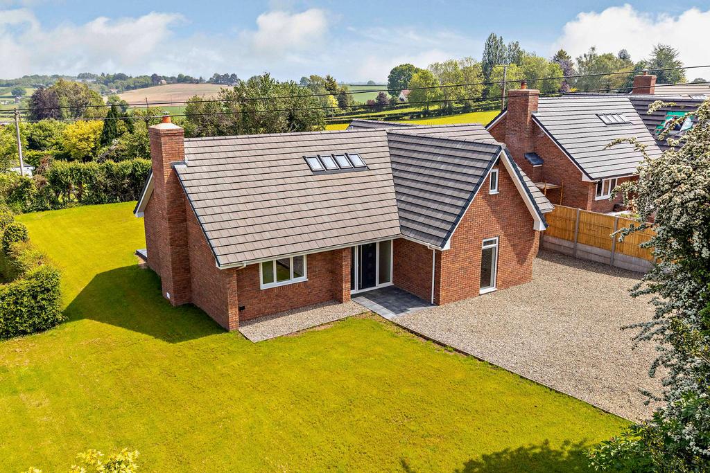 Velvet Moonlight, Clehonger, Hereford, Herefordshire 5 bed detached