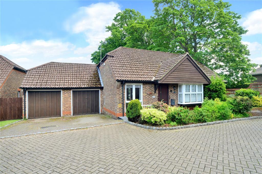 Great Ellshams, Banstead, Surrey, SM7 2 bed bungalow £700,000