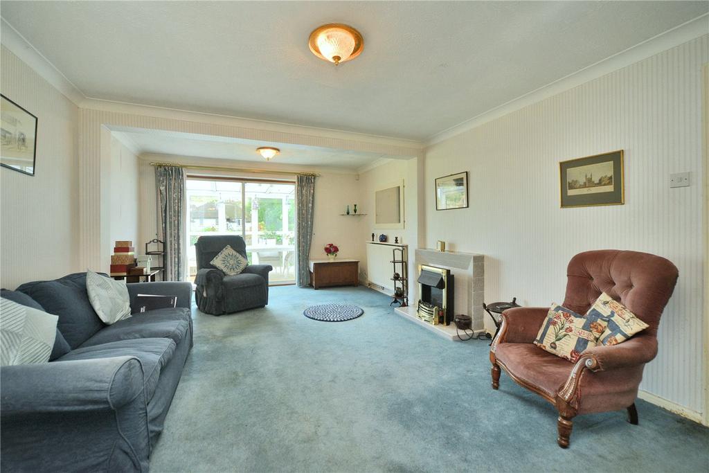 Great Ellshams, Banstead, Surrey, SM7 2 bed bungalow £700,000