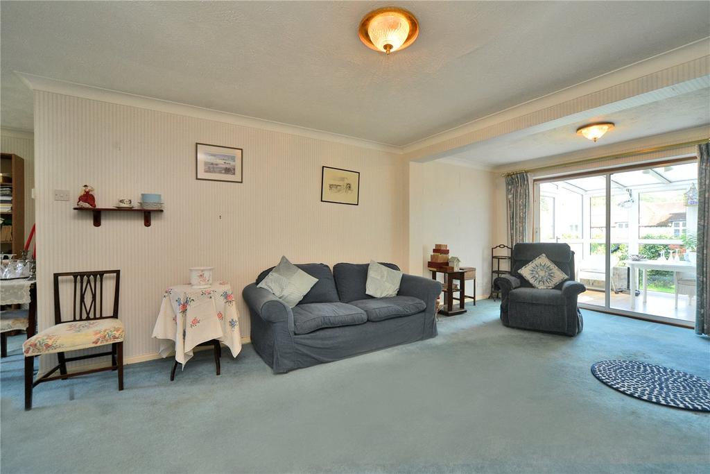 Great Ellshams, Banstead, Surrey, SM7 2 bed bungalow £700,000