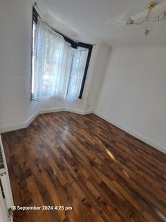 4 bedroom terraced house to rent, Leyton, London, E10